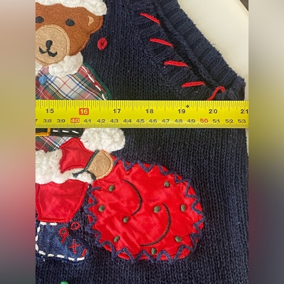 Festive Navy Holiday Sweater Vest with Bear and Candy Cane Design Size L - Picture 7 of 11